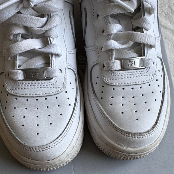Kid Big Kids size 4 Nike Air Force 1 LE - Picture 12 of 14